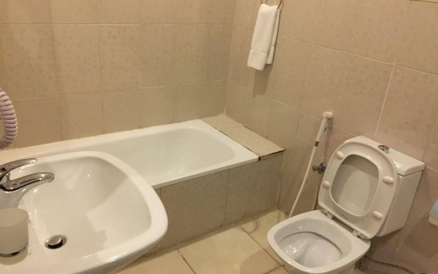 La Fontaine Al Hamra Suites