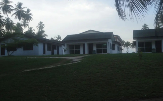 Tenack Beach Resort & Hotel