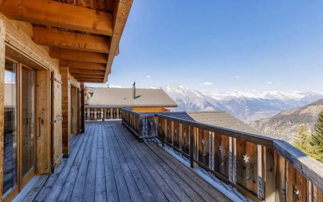 Luxury 10 pax Chalet With Incredible Views Garage