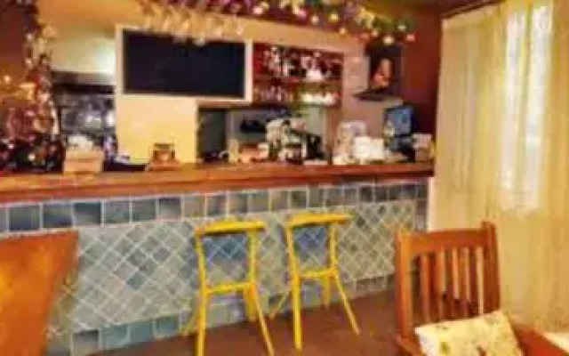 Redwood Inn