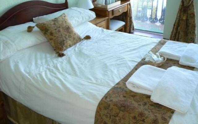 The Laurels Hotel