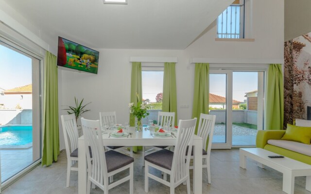 Villa Lusia - Modern villa with pool