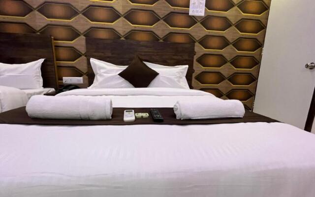 Hotel Plaza Rooms - Prabhadevi Dadar
