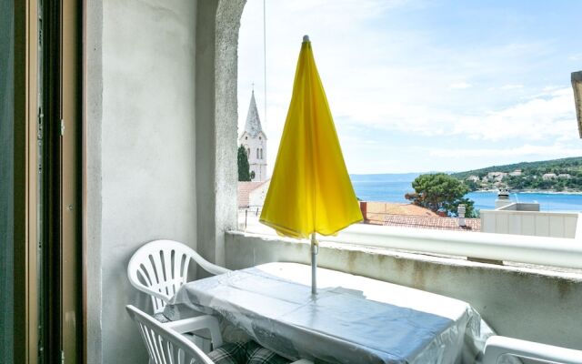 Alluring Holiday Home in Sumartin With Balcony