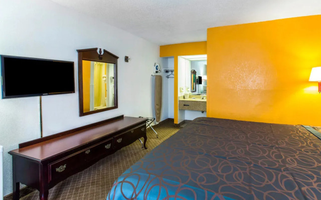 Rodeway Inn & Suites