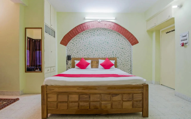 OYO 23043 Grand Ar Residency