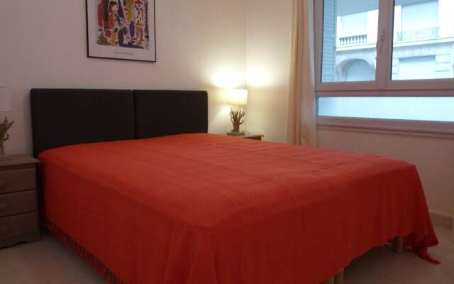 Apartment 82