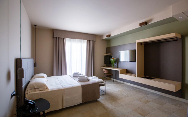 Charme Simon Bolivar