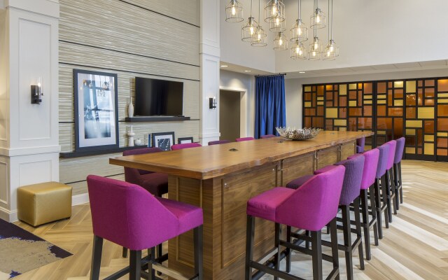 Hampton Inn & Suites Newport/Cincinnati