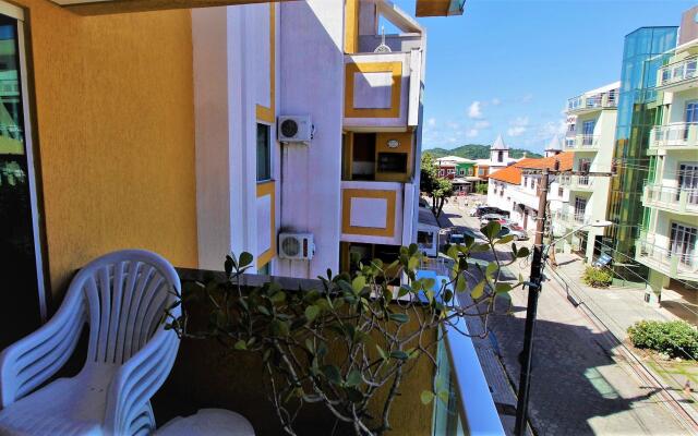 1023 - Cobertura com piscina na Praia de Bombinhas