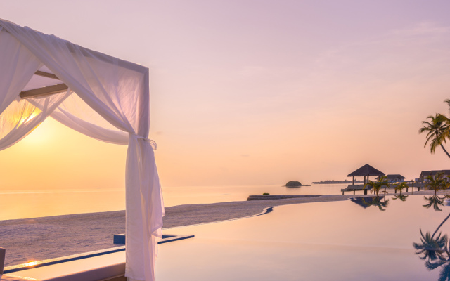 NOOE Maldives Kunaavashi Hotel