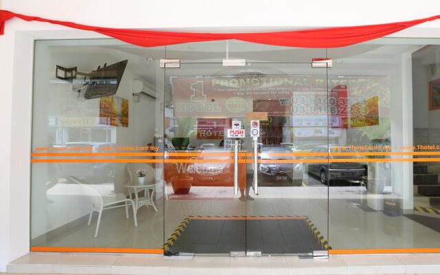 1 Hotel Taman Connaught