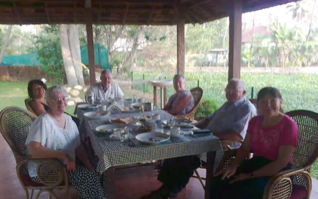 Lovedale Lakeside Homestay