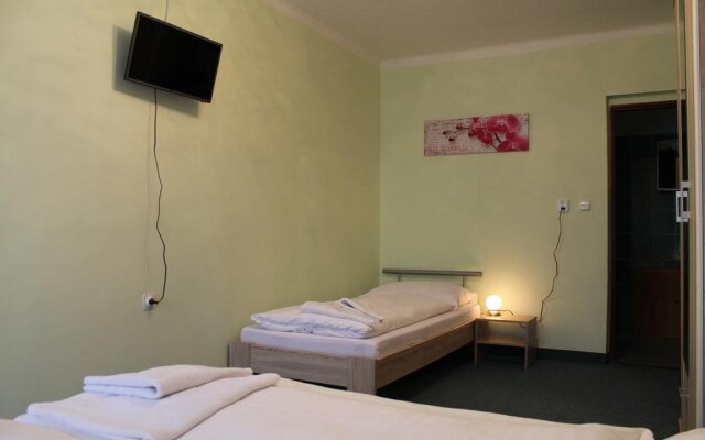 Pension U DRAKA ***