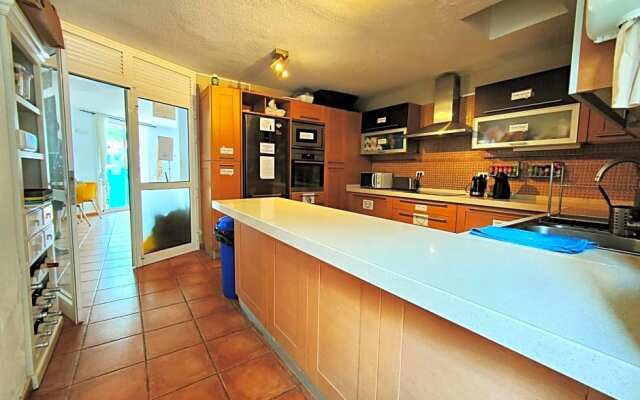 Endless Summer Hostel - Adults Only
