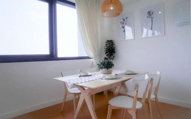 The Hub Service Apartment
