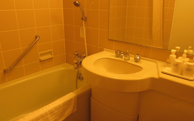 Sun Members Hirugano