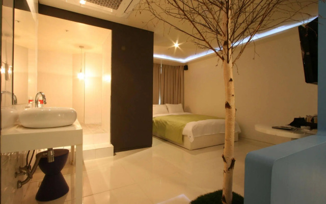 Dong Seoul Hotel
