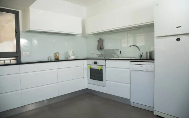 Stylish Chic 2BR Bauhaus Ap Heart of TLV