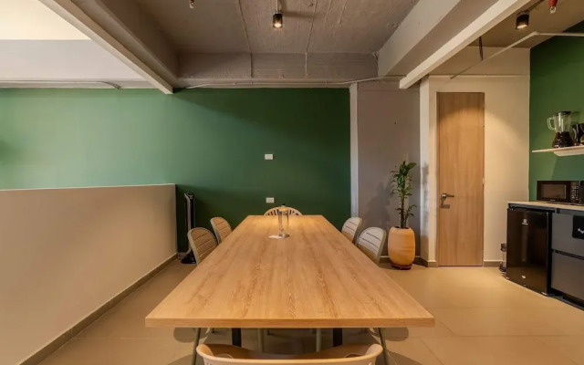 W Contemporary Loft w AC in Trendy Laureles