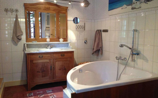 Spacious Villa in Neerpelt near Welvaart Marina