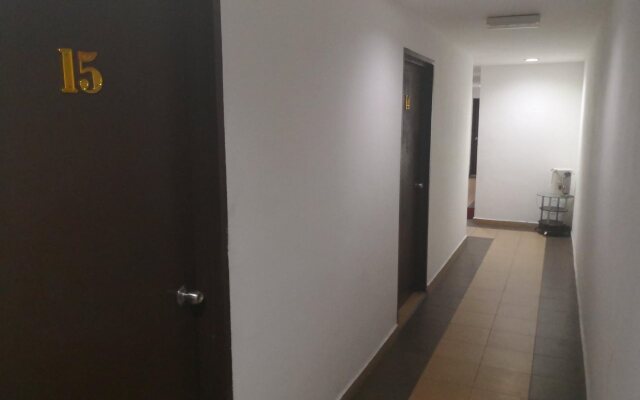 OYO 89585 Hotel Happy Inn