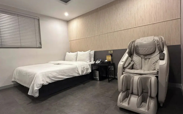 Hotel 24st Urban Brown Seosan Lake Park