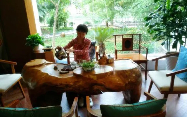 Fufeng Holiday Hotel