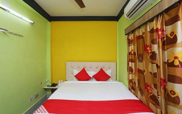 OYO 22892 Hotel Divine
