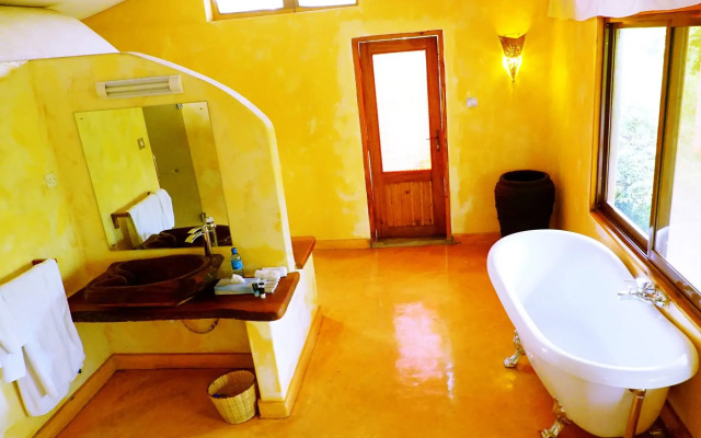 PrideInn Mara Camp & Cottages
