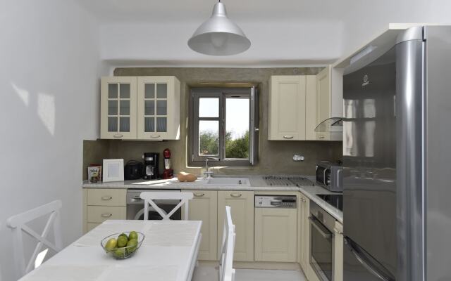 Naoussa Hills Boutique Resort - Adults Only