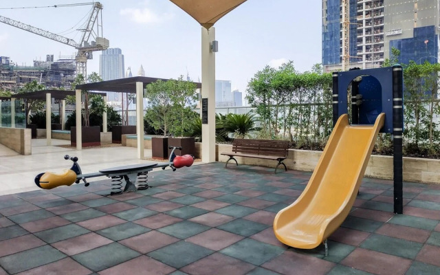 Luxury Urban Retreat w Burj Khalifa Views