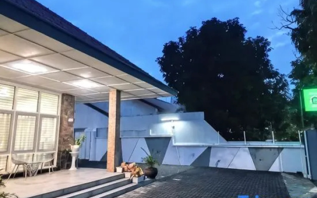 Urbanview Hotel MS Rooms Inn Simpang Lima by RedDoorz