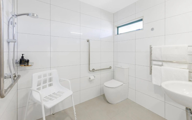 JetPark Hotel Hamilton Airport