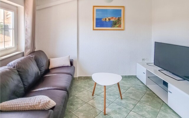 Beautiful Apartment in Zadar With Wifi and 2 Bedrooms