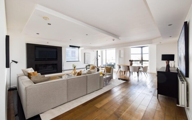 The River Thames View - Stunning 2bdr Flat With Study Room Balcony