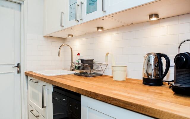 Elegant 1 Bedroom Apartment in Notting Hill