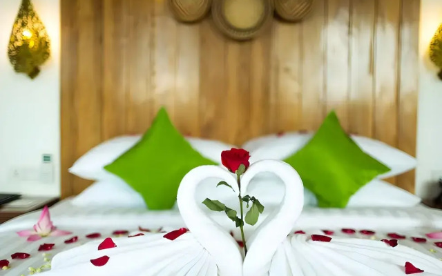 Room-deluxe Double Room With Patio or Ba