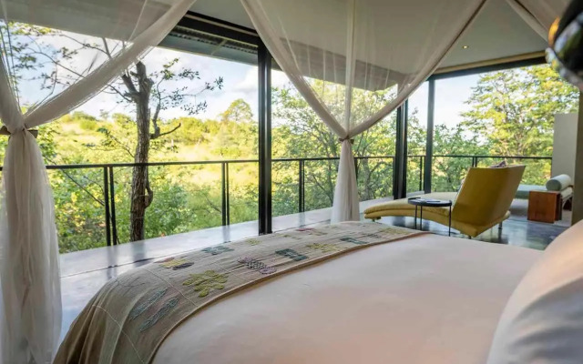 The Outpost & Pel's Post