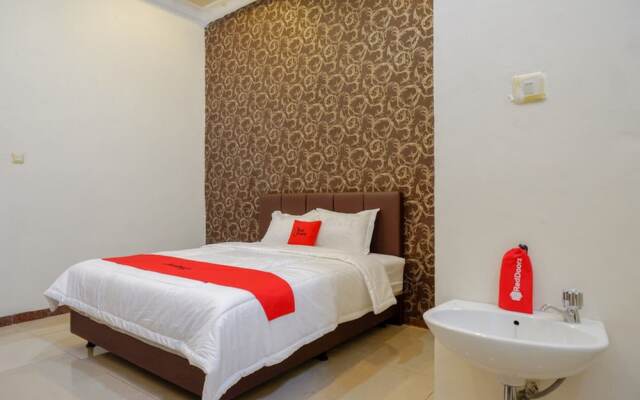 Pattimura Guesthouse by RedDoorz