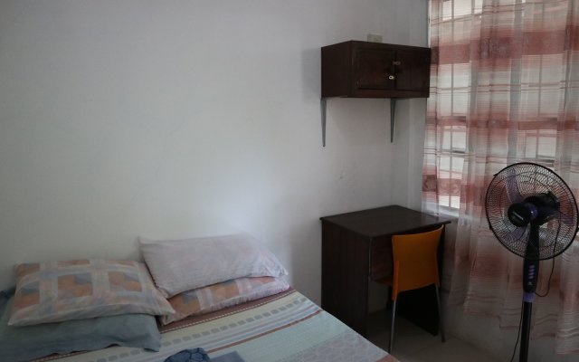Charm Guest House - Hostel