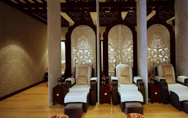 Le Duy Grand Hotel