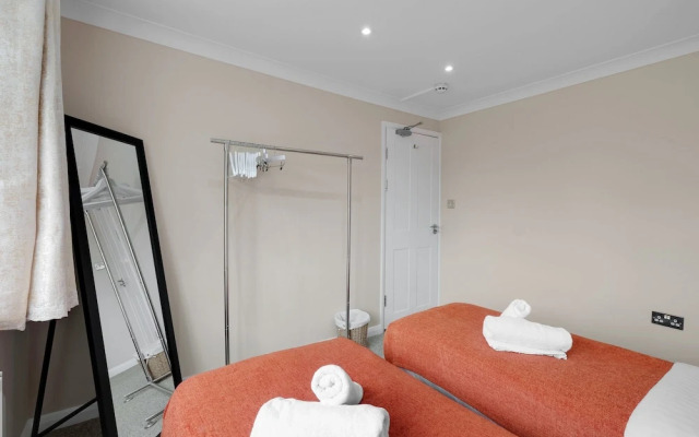 Stylish 4 Bedroom Home in Brightside Ave