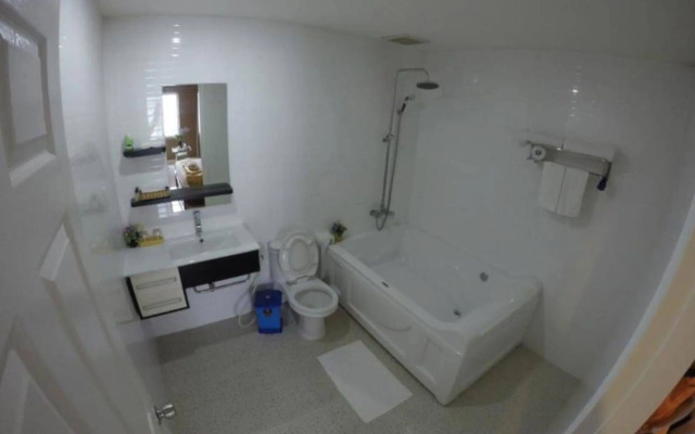 One World Hotel