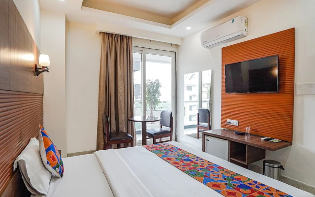 Fabhotel Grace Inn