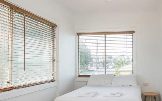 The Happy Pelican Harrington Hotel