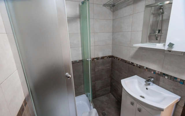 Good Aura Hotel