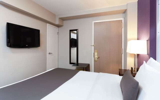 La Quinta Inn & Suites by Wyndham New York City Central Park