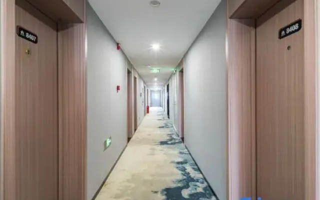 Shangting Virgin Hotel (Beijing Dajing Metro Station)