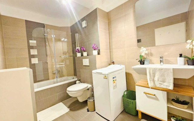 Exceptional 1BR Apartment in center